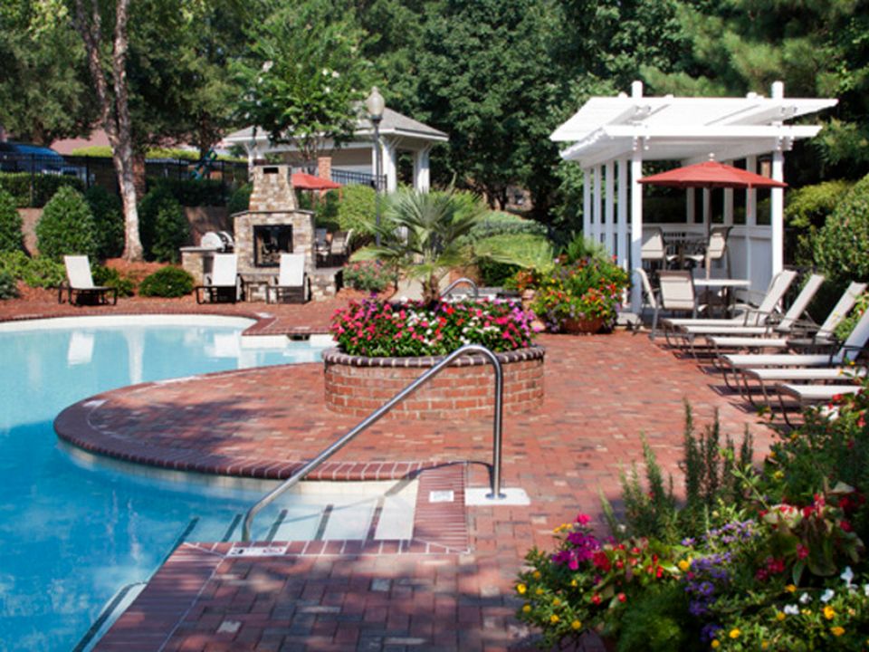 Foto principal - 400 Summit Lake Dr