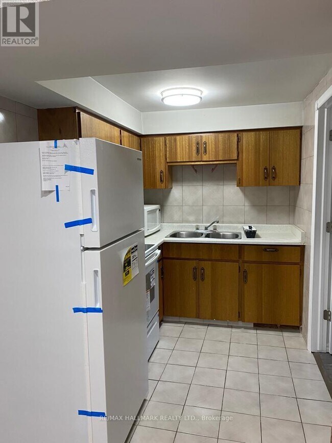 Building Photo - 65 Marita Pl