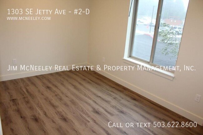 Foto del edificio - 1303 SE Jetty Ave