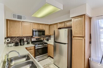 Building Photo - 3038 Tarpon