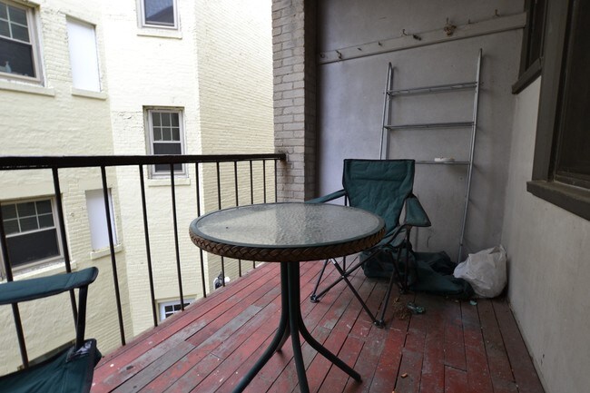 Foto del edificio - 1472 Commonwealth Avenue