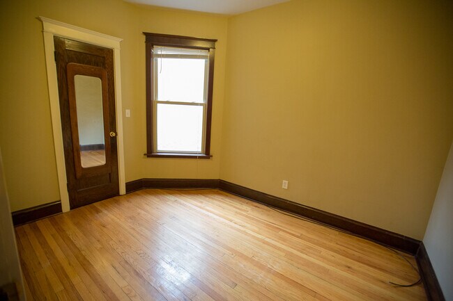 Building Photo - 2554 N Kedzie Blvd