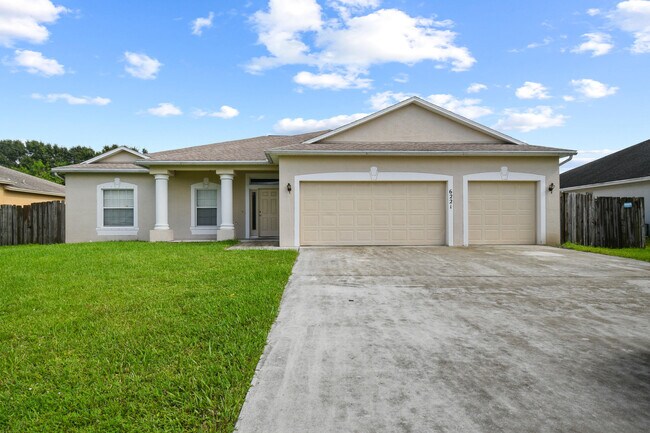 Foto del edificio - 6221 NW Hacienda Ln