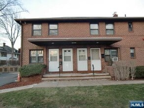 Building Photo - 482 Broad Ave
