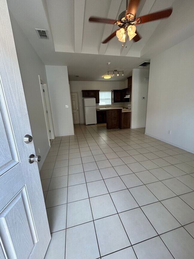 Foto del edificio - 3004 E Diamondhead Ave