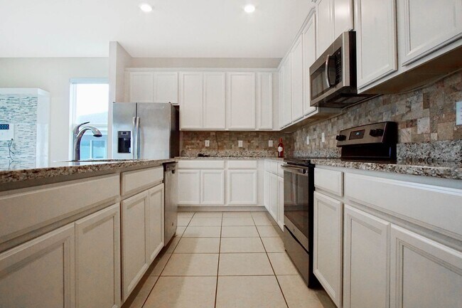 Building Photo - Davenport Single Family home now available!