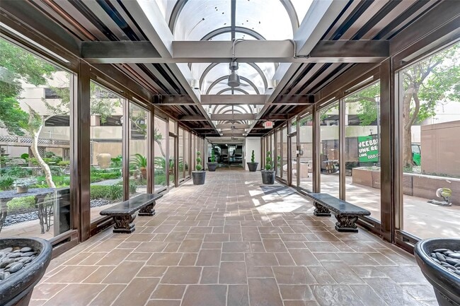 Foto del edificio - 3525 Sage Rd