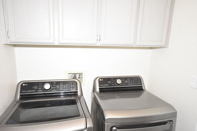 Foto del edificio - 428 Rockport Cir