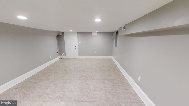 Building Photo - 2265 Reisterstown Rd