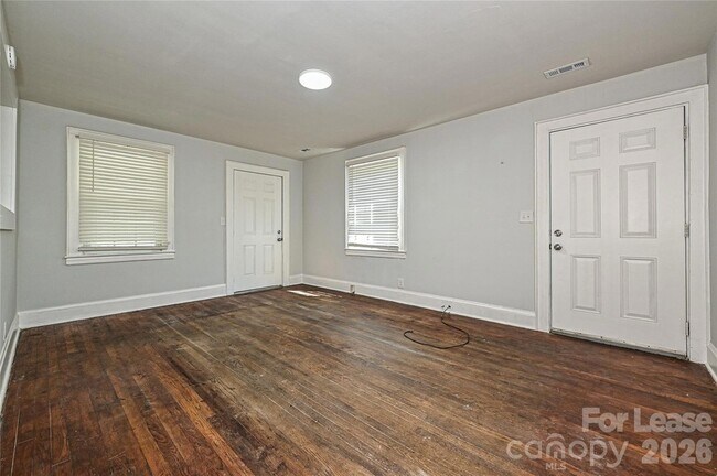 Foto del edificio - 415 Norris Ave
