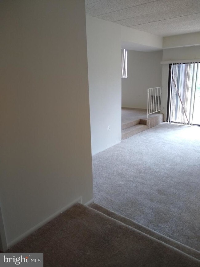 Building Photo - 5140 Maris Ave