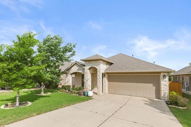 Foto del edificio - 5809 Scenic Lake Dr