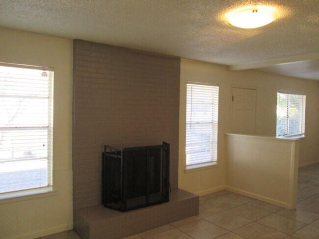 Foto del edificio - Foothills