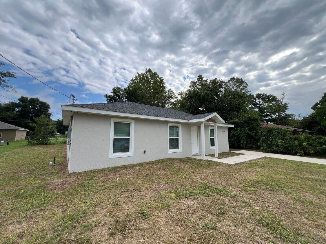Primary Photo - CHARMING 3 Bedroom, 2 Bathroom Home in Oca...