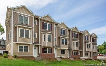 Building Photo - 35 Ringgold St