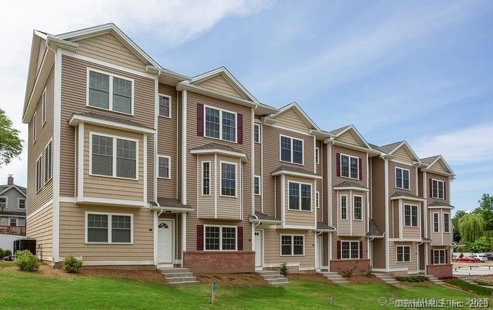 Foto principal - 35 Ringgold St