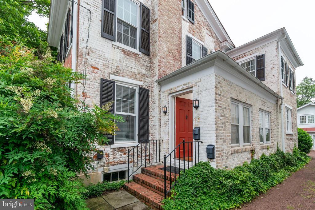 Primary Photo - 1 N Union St
