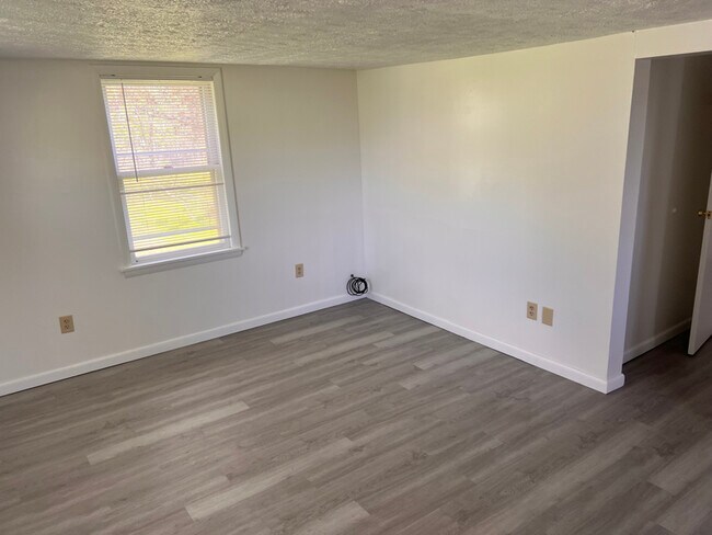 Building Photo - 1542 Wilson Rd