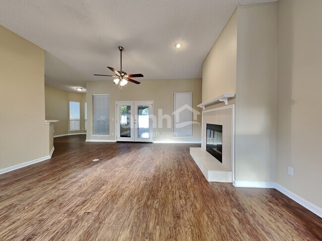 Building Photo - 8625 Fieldstone Drive