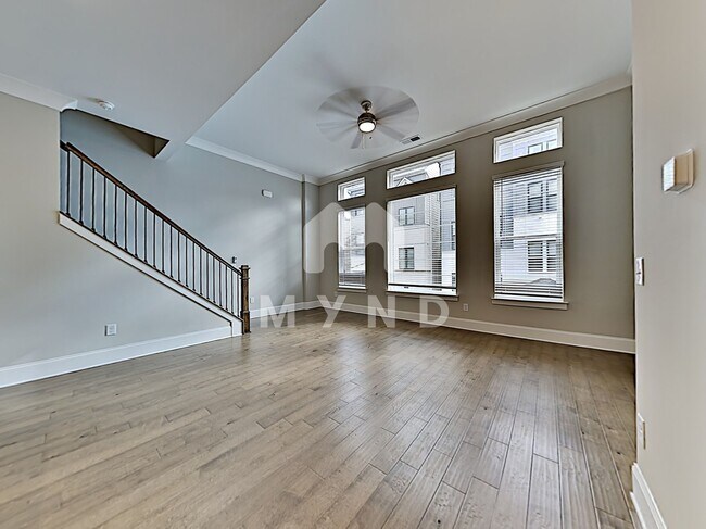 Building Photo - 576 Broadview Pl NE