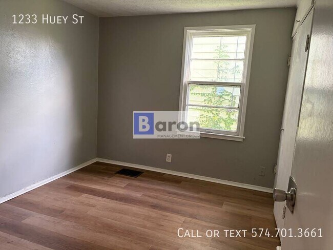Foto del edificio - 1233 Huey St