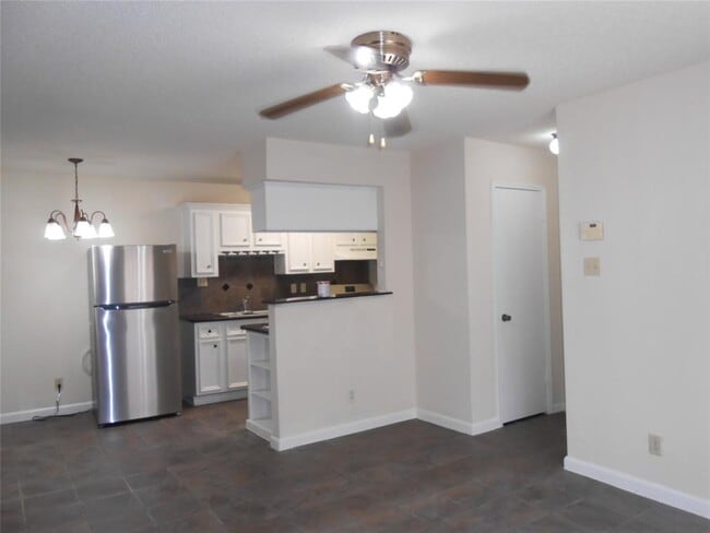 Foto del edificio - 2750 Holly Hall St