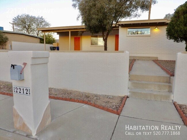 Building Photo - 4bd/2ba Modern Serenity, close to the UA a...