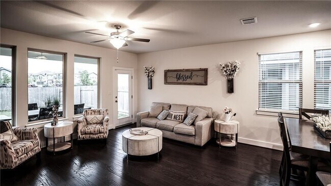 Building Photo - 15928 Cadoz Dr