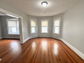 Building Photo - 14 Belknap St