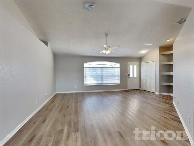 Foto del edificio - 2425 Bishop Rd