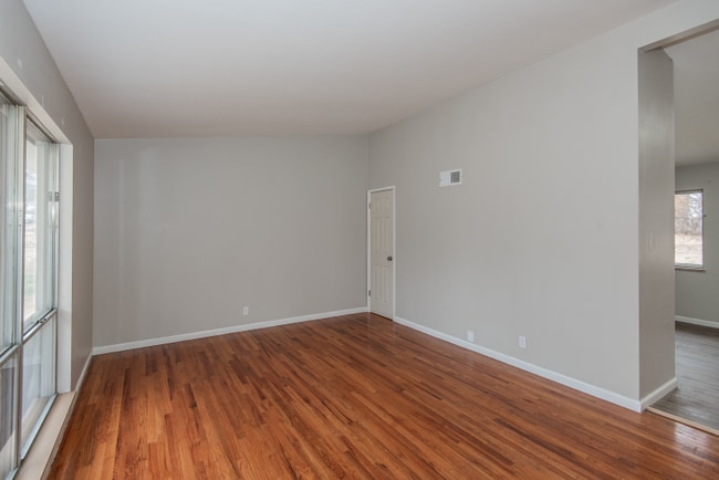 Building Photo - 1145 St Anthony Ln
