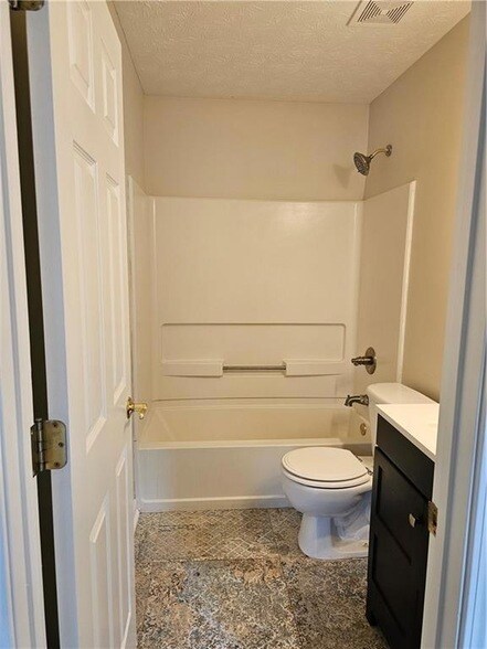 Foto del edificio - 986 Ashton Oak Cir