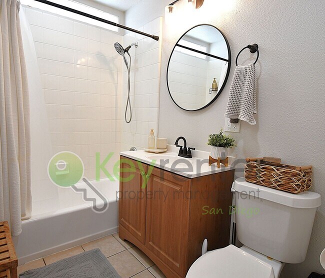Foto del edificio - Traditional Duplex in Lemon Grove | Minutes from CA-94 FWY Acces