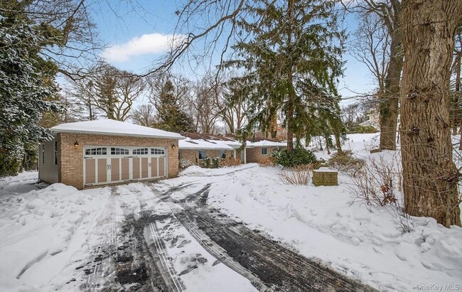 Photo - 11 Juneau Blvd House