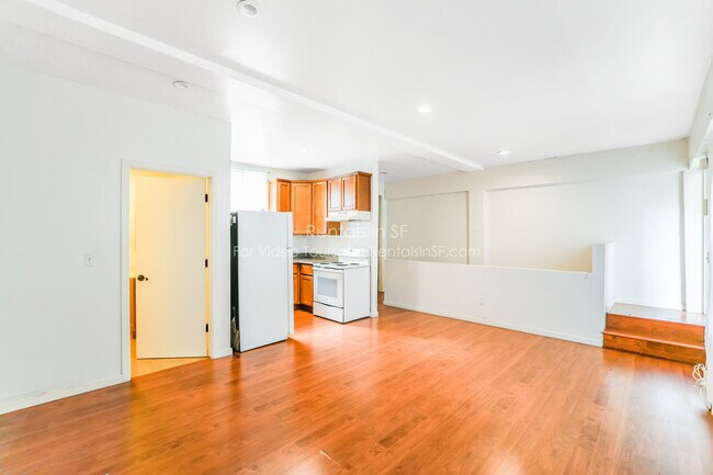 Building Photo - 1046 Hyde St