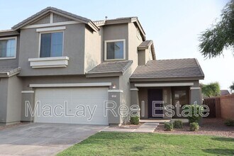 Building Photo - 1009 E Iris Dr