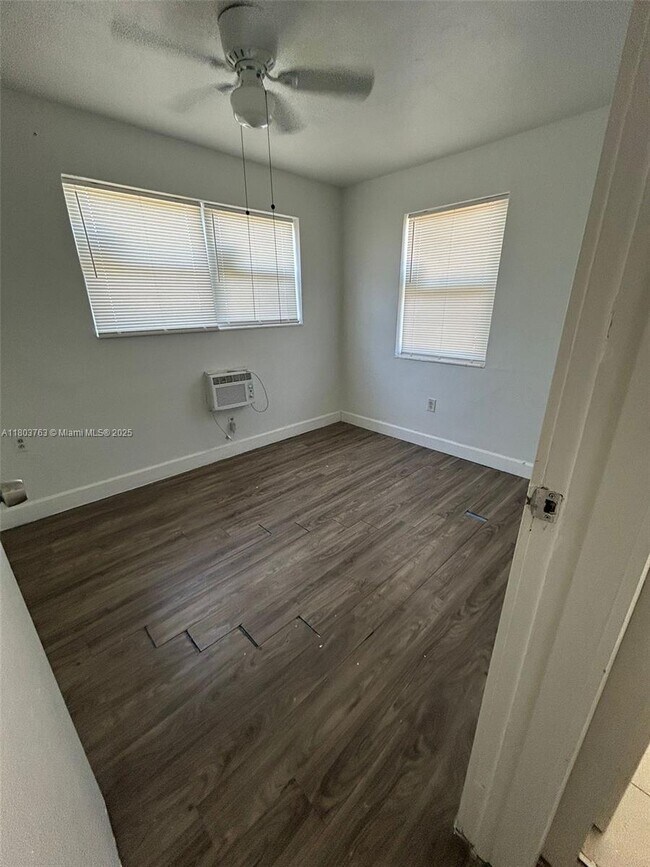 Foto del edificio - 6241 Dawson St