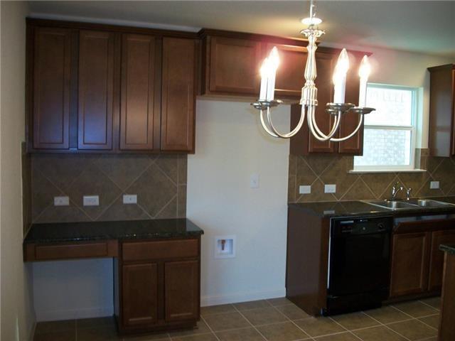 Foto del edificio - 2021 Nestlewood Dr