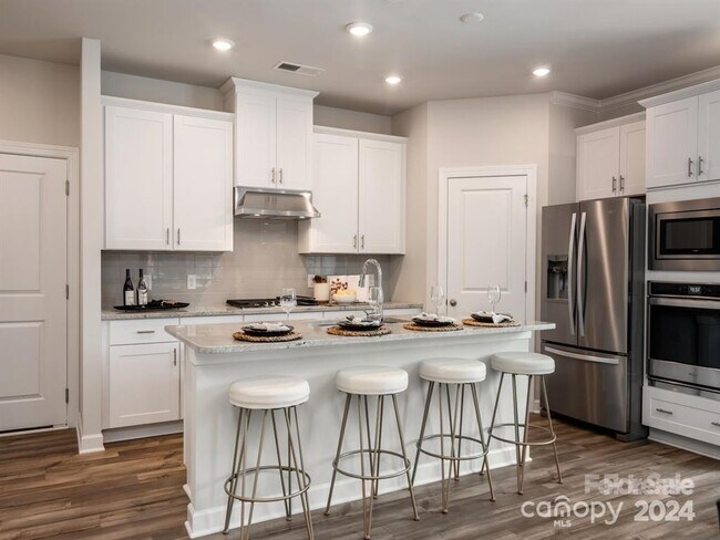 Foto del edificio - 112 Cedar Knoll Cir
