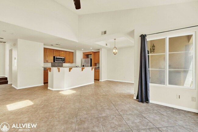 Building Photo - 3 Bed, 3 Bath Townhome in Prime Hillcrest ...