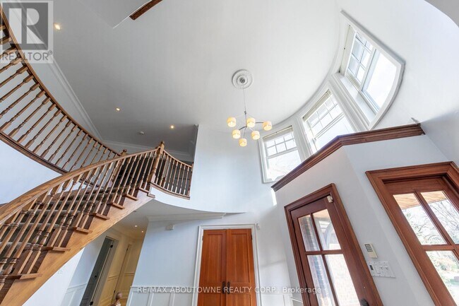 Building Photo - 1171 Colborne Ct