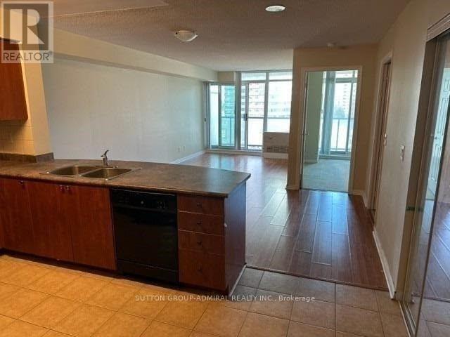 Photo du bâtiment - 5508 Yonge St