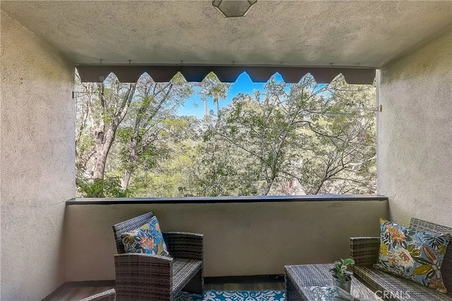 Foto del edificio - 1935 Alpha Rd