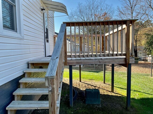 Building Photo - Cute 2 bedrooms, 1 bath