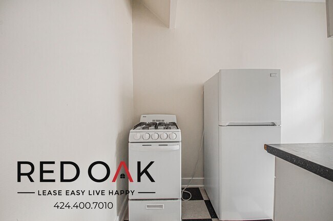 Foto del edificio - 447 S Grand View St