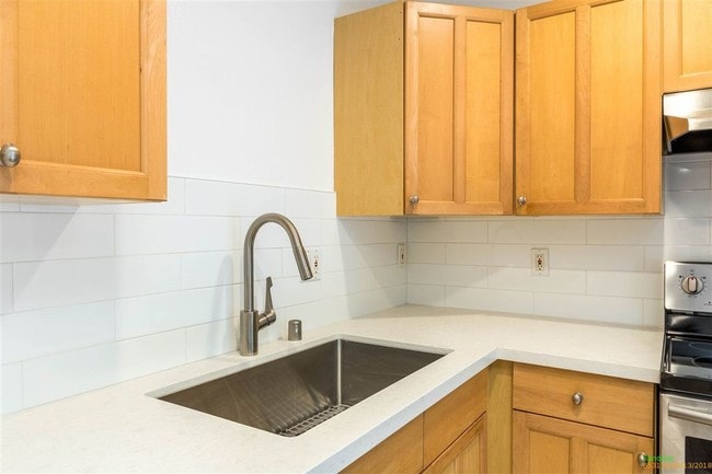 Foto del edificio - 2850 Reynard Way