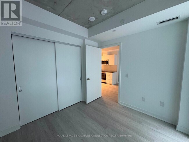 Photo du bâtiment - 284 King St E