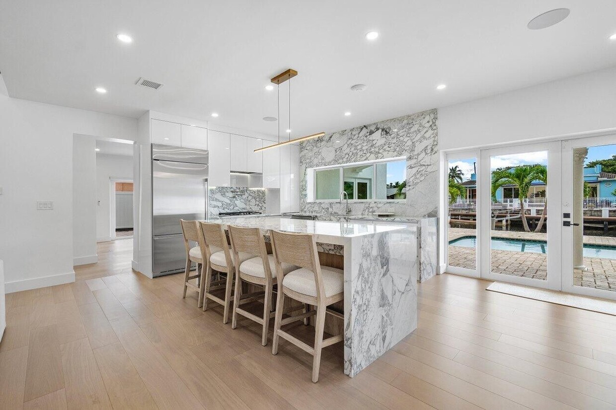 Foto principal - 1366 SW 4th Ct