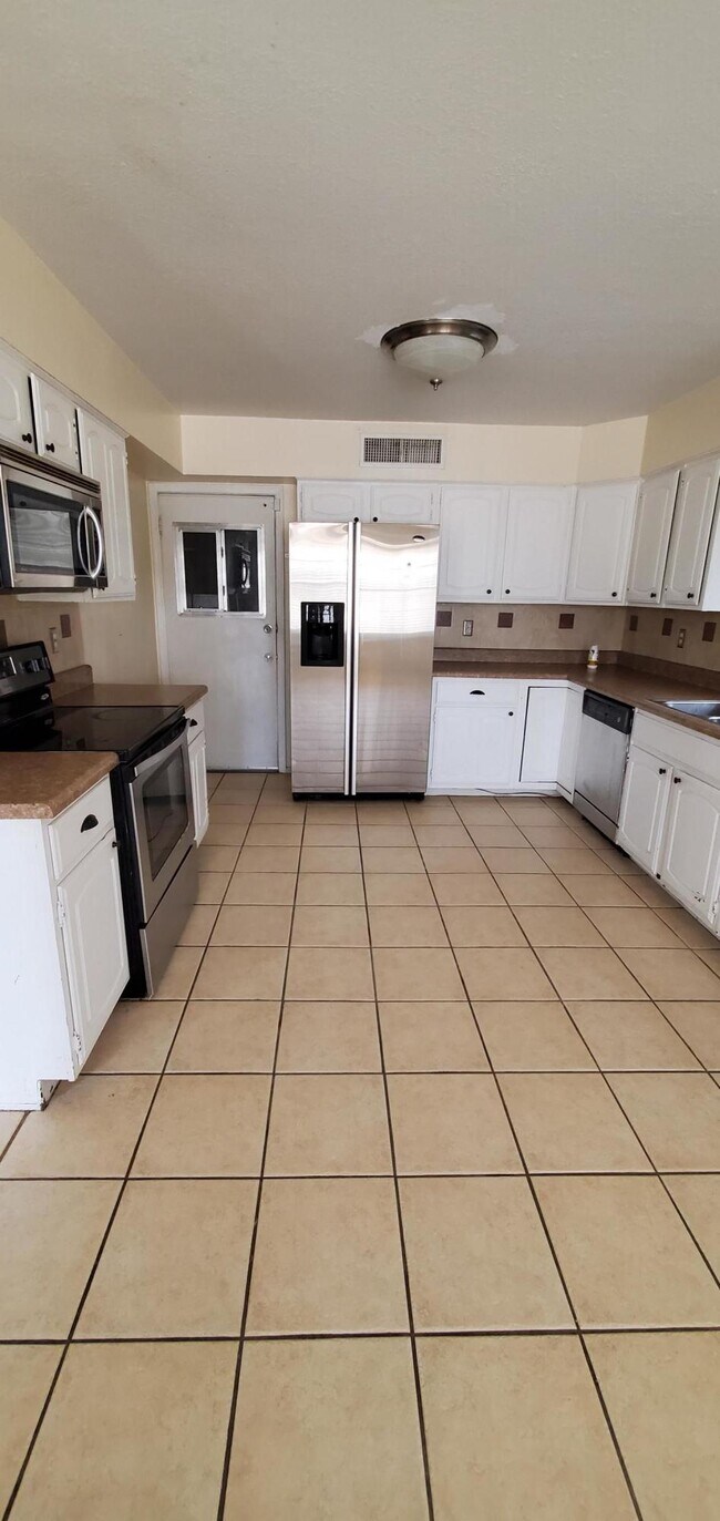 2908 Brady Pl, El Paso, TX 79935 House for Rent in El Paso, TX