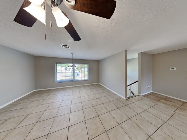Foto del edificio - 1448 Errol Pkwy